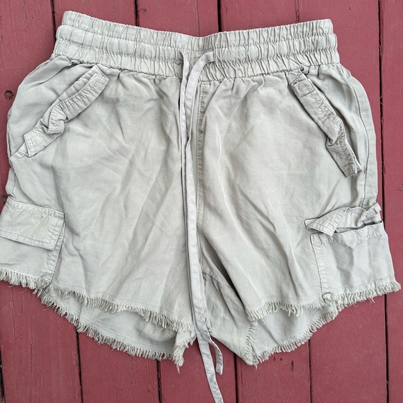 Thread & Supply Light Gray Cargo Shorts - Picture 1 of 2